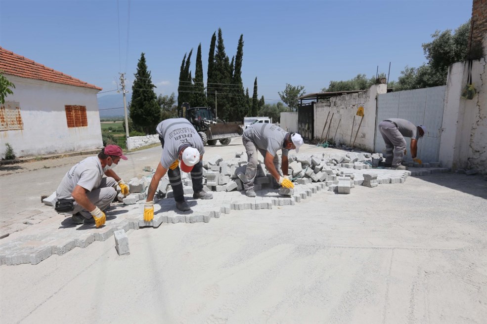EFELER’DE YOL YAPIM ÇALIŞMALARI DEVAM EDİYOR