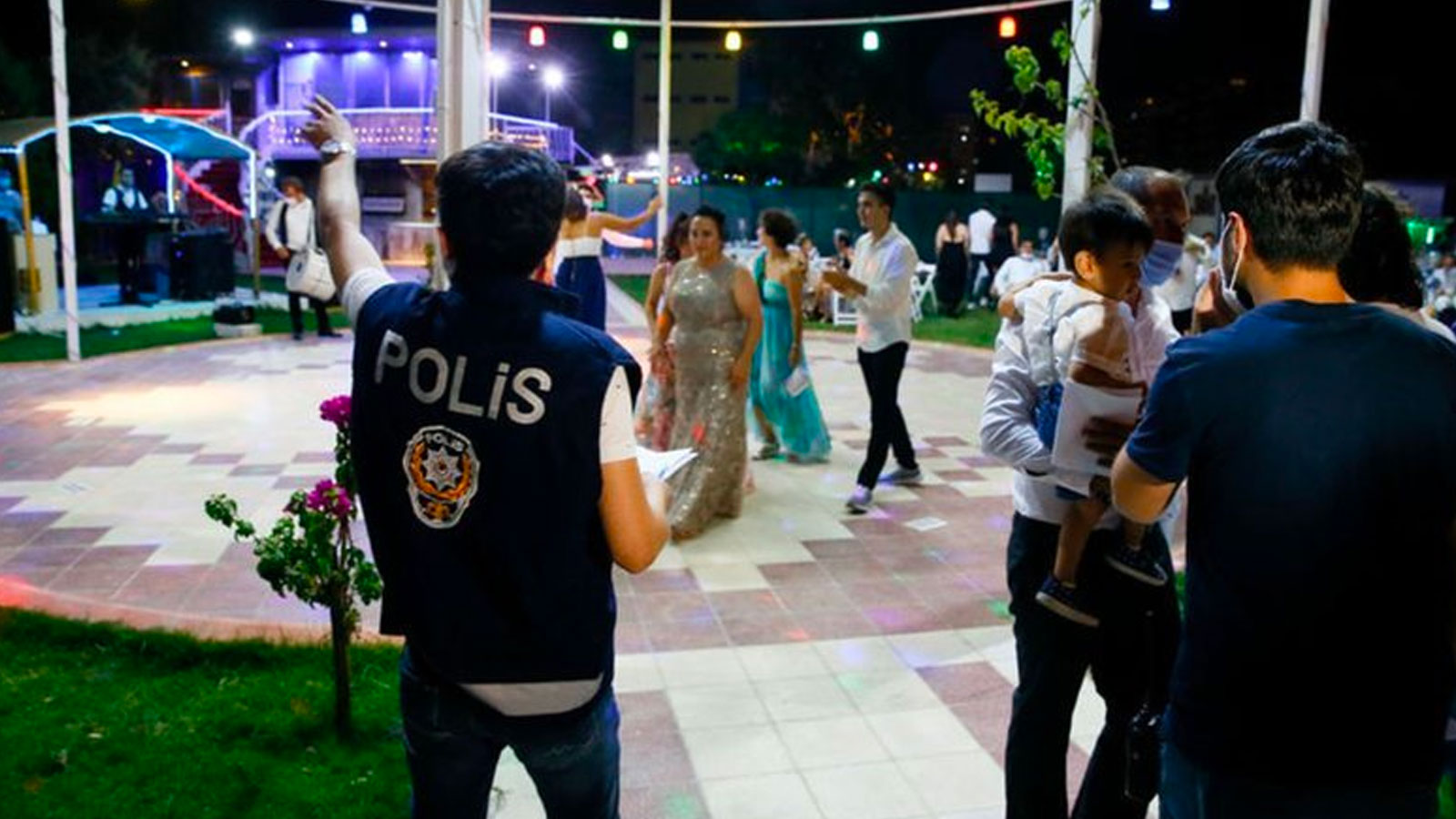 AYDIN’DA DÜĞÜN SAATLERİ DEĞİŞTİ