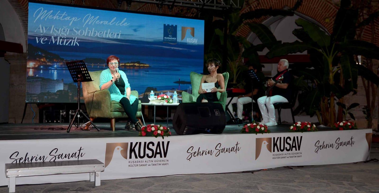 KUŞADASI SEVİLEN YAZAR BUKET UZUNER’İ AĞIRLADI