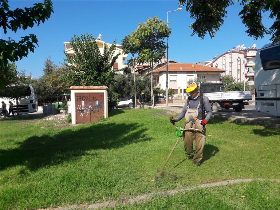 PARK BAHÇELER MÜDÜRLÜĞÜ ÇALIŞMALARINA DEVAM EDİYOR