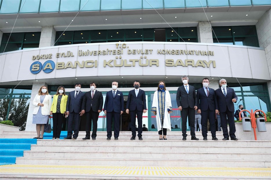 DEÜ AKADEMİK YILINI BAKAN PAKDEMİRLİ İLE AÇTI