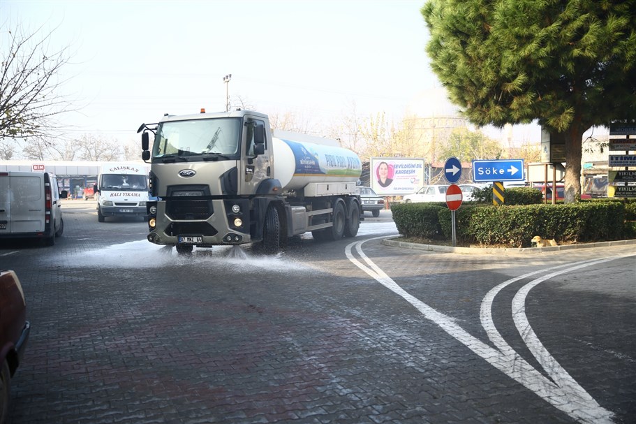 AYDIN BÜYÜKŞEHİR BELEDİYESİ DEZENFEKSİYON ÇALIŞMALARINA DEVAM EDİYOR