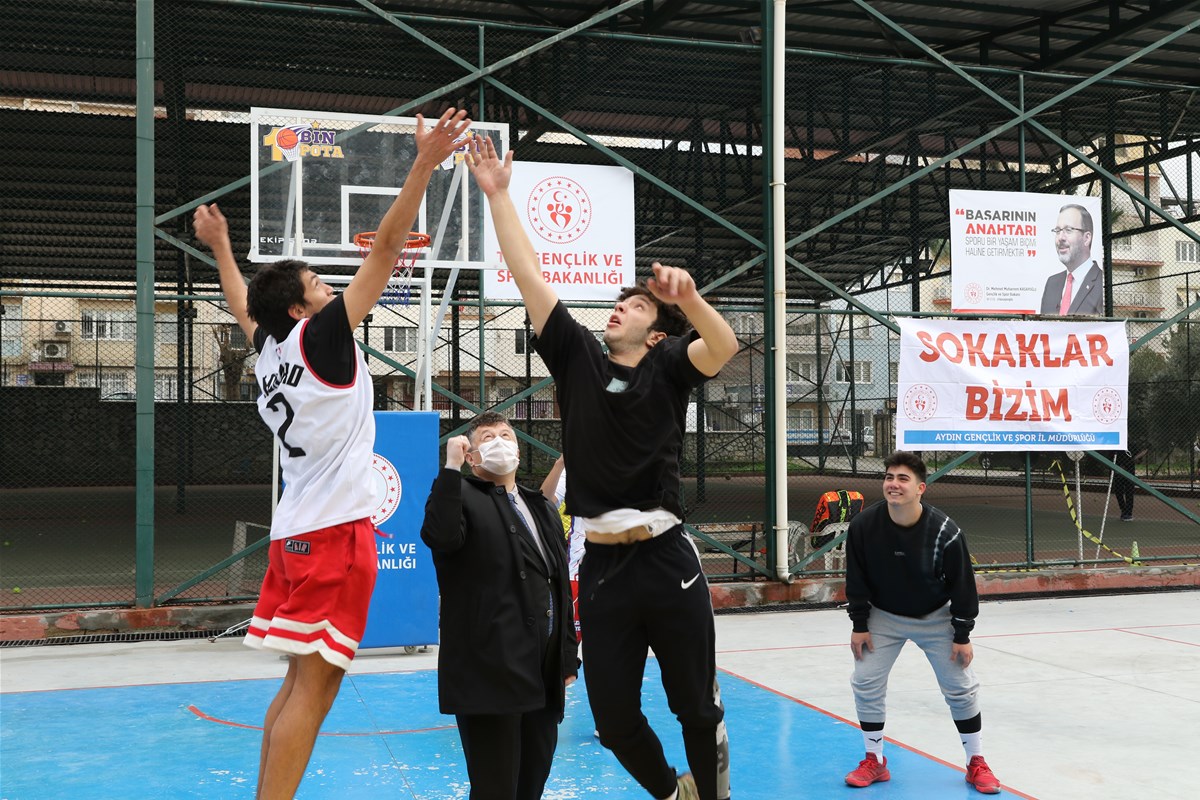 Aydın’da sokak basketbolu renkli görüntülere sahne oldu