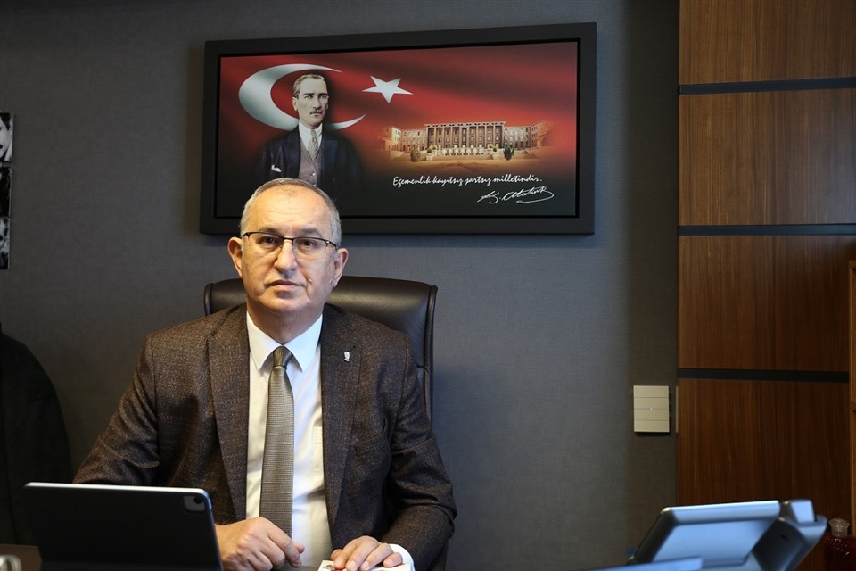 CHP’li Sertel AKP İzmir Kongresi’ndeki kalabalığı eleştirdi: