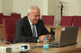 EFELERDE 280 KADIN İNGİLİZCE DERSİNE BAŞLADI