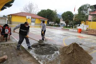 OKULLAR EFELER BELEDİYESİ İLE YENİ GÖRÜNÜMÜNLERİNE KAVUŞUYOR