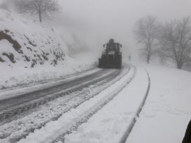 BÜYÜKŞEHİR EKİPLERİ KARLA MÜCADELE ÇALIŞMALARINI SÜRDÜRÜYOR