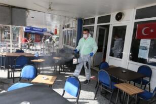 EFELER BELEDİYESİ KAPILARINI YENİDEN AÇAN İŞLETMELERDE ÖNLEM ALIYOR