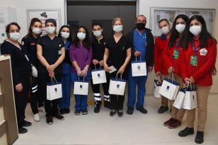 KUŞADASI BELEDİYESİ PANDEMİNİN GERÇEK KAHRAMANLARINI UNUTMADI