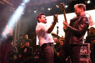 BALIKÇILAR MEYDANI’NDA SEZONA VEDA KONSERİ