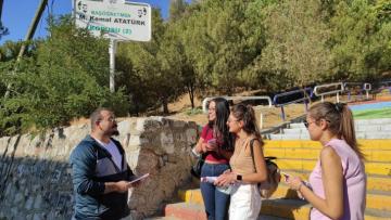 CHP Efeler Gençlik Kolları’ndan öğrencilere şehir turu