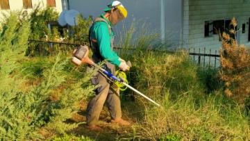 Kuşadası parklarında sonbahar temizliği