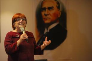 İLKNUR GÜNTÜRKÜN KALIPÇI ATATÜRK VE CUMHURİYETİ ANLATTI