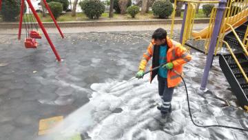 Efeler’de parklar pırıl pırıl