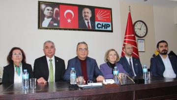 CHP’li Tezcan: “Kumpasa teslim olacak tek belediyemiz yok”