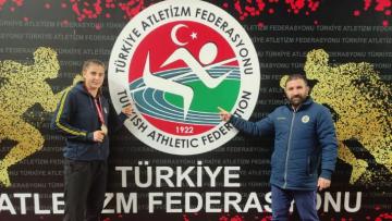 Aydınlı Ayşenur atletizmde Türkiye şampiyonu
