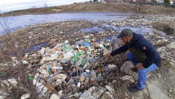 Taşköprü’de çöp ve atıkların baskısı sürüyor