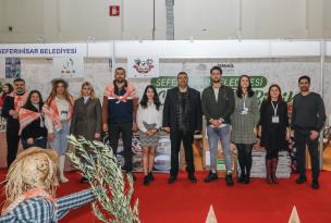 Seferihisar Belediyesi’nden Genç Çiftçilere Destek