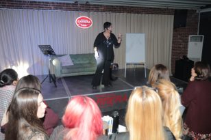 MİSTRAL CARRERA KADINLARI BENAN BİLEK İLE COŞTU