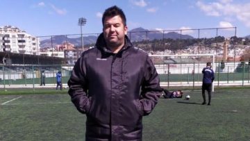 HAKEME KIZDI, TAKIMI SAHADAN ÇEKTİ