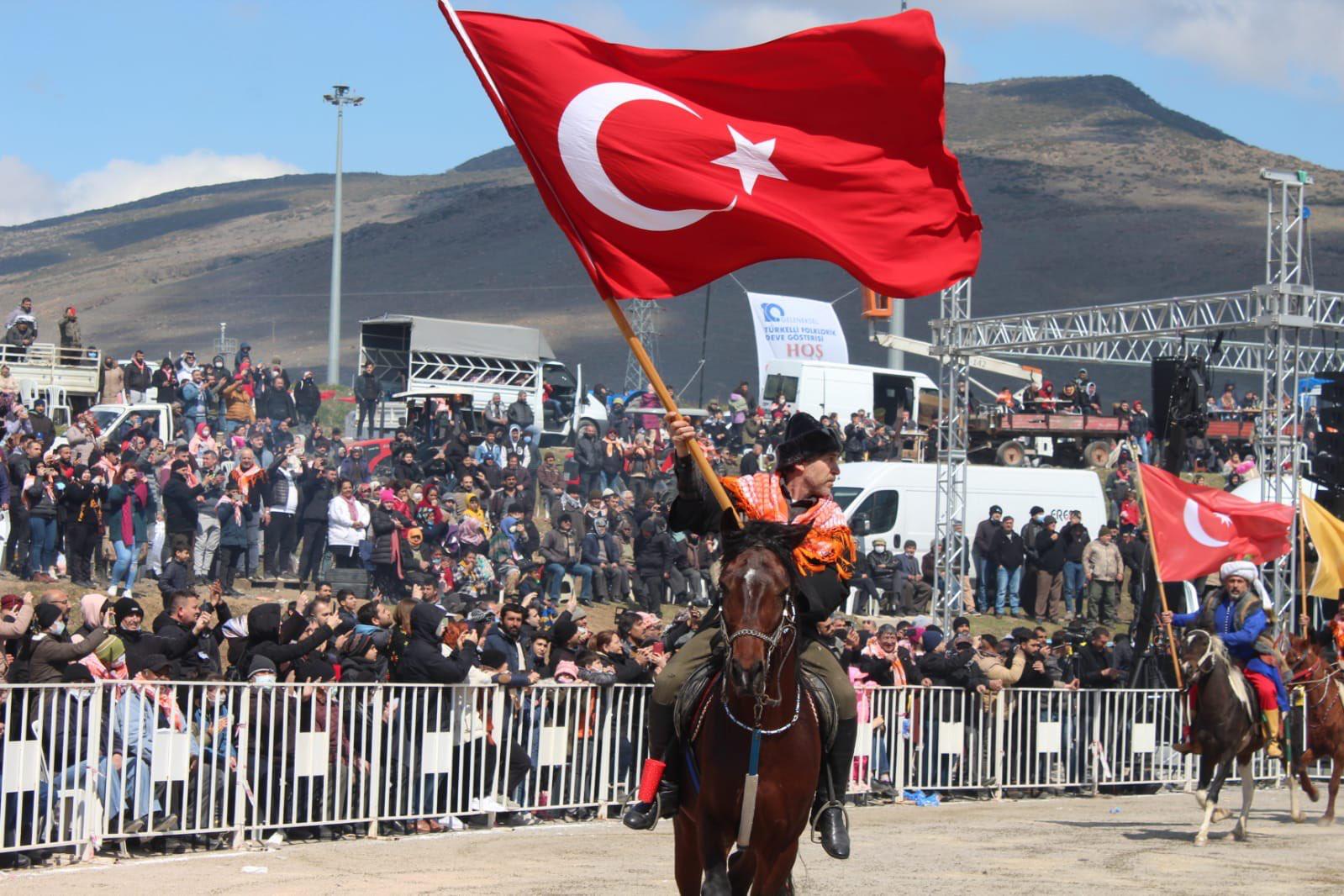 MENEMEN BELEDİYESİ YÖRÜK KÜLTÜRLERİNE SAHİP ÇIKIYOR