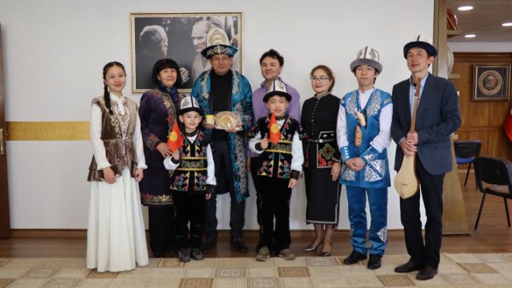 Başkan Özcan misafirlerini ağırladı