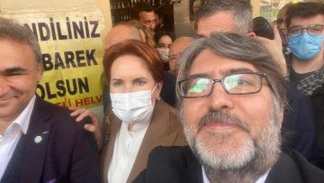 İhraç edilmesine karşın partisinden kopmadı