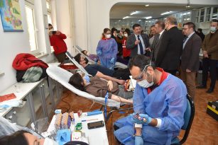 Öğrencilerden “kan dostluğuna” yoğun ilgi