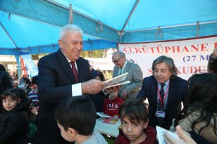 Başkan Atay Kütüphane Haftasını Nutuk’la Kutladı