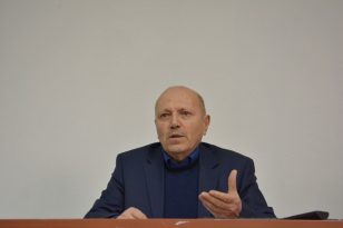 Prof. Dr. Rıza Savaş, “Kuran-ı Kerim pozitif ayrımcılık yaparak kadının elinden tuttu”