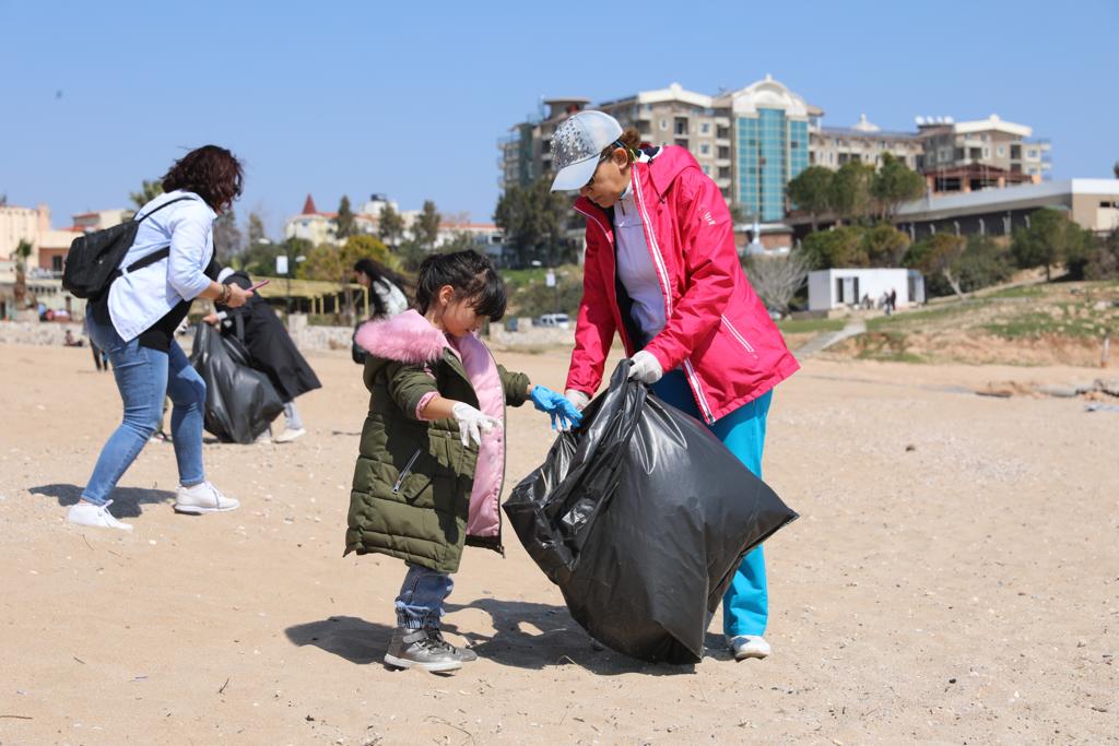DİDİM’DE MİNİKLER YETİŞKİNLERE ÖRNEK OLDU