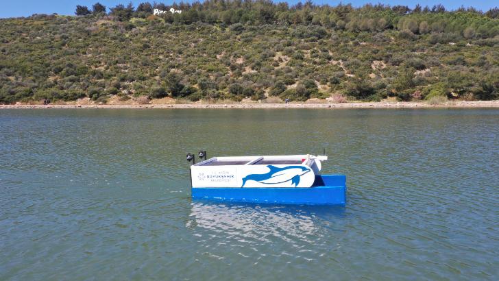 Aydın Büyükşehir Belediyesi elektrikli deniz temizlik aracı üretti
