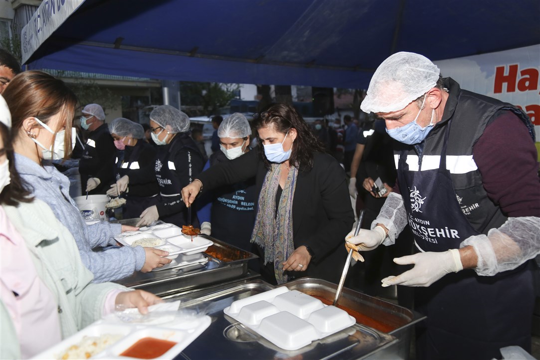 BİNLERCE AYDINLI BÜYÜKŞEHİR’İN İFTAR SOFRALARINDA BULUŞTU