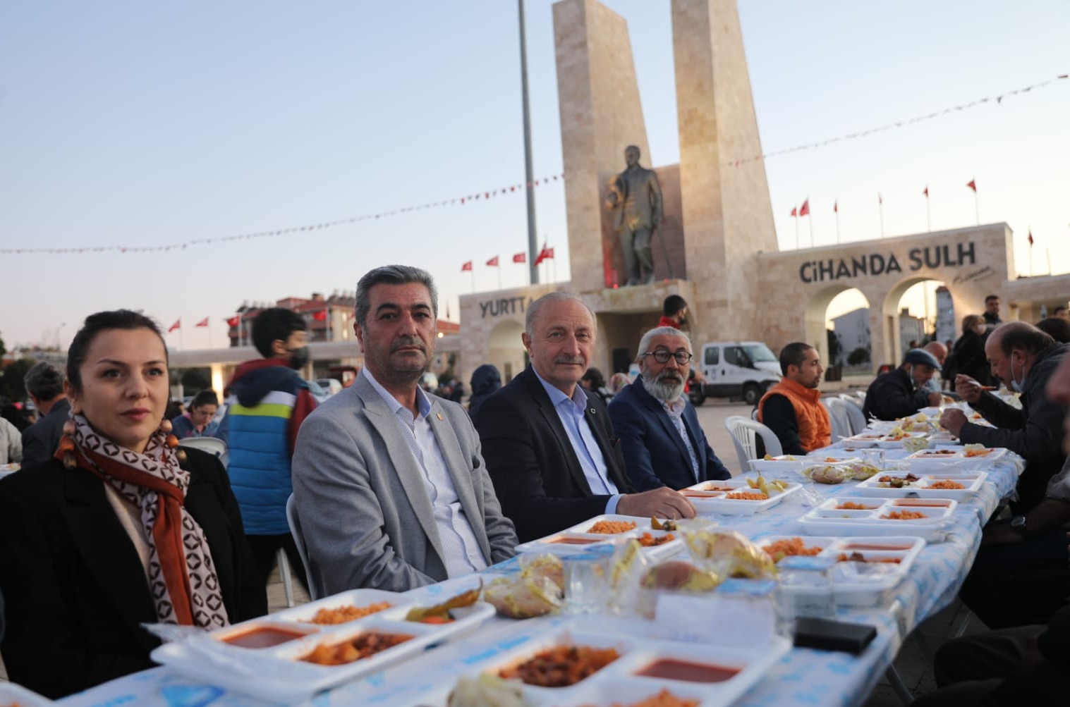 BAŞKAN ATABAY VATANDAŞLARLA İFTAR SOFRASINDA BULUŞTU
