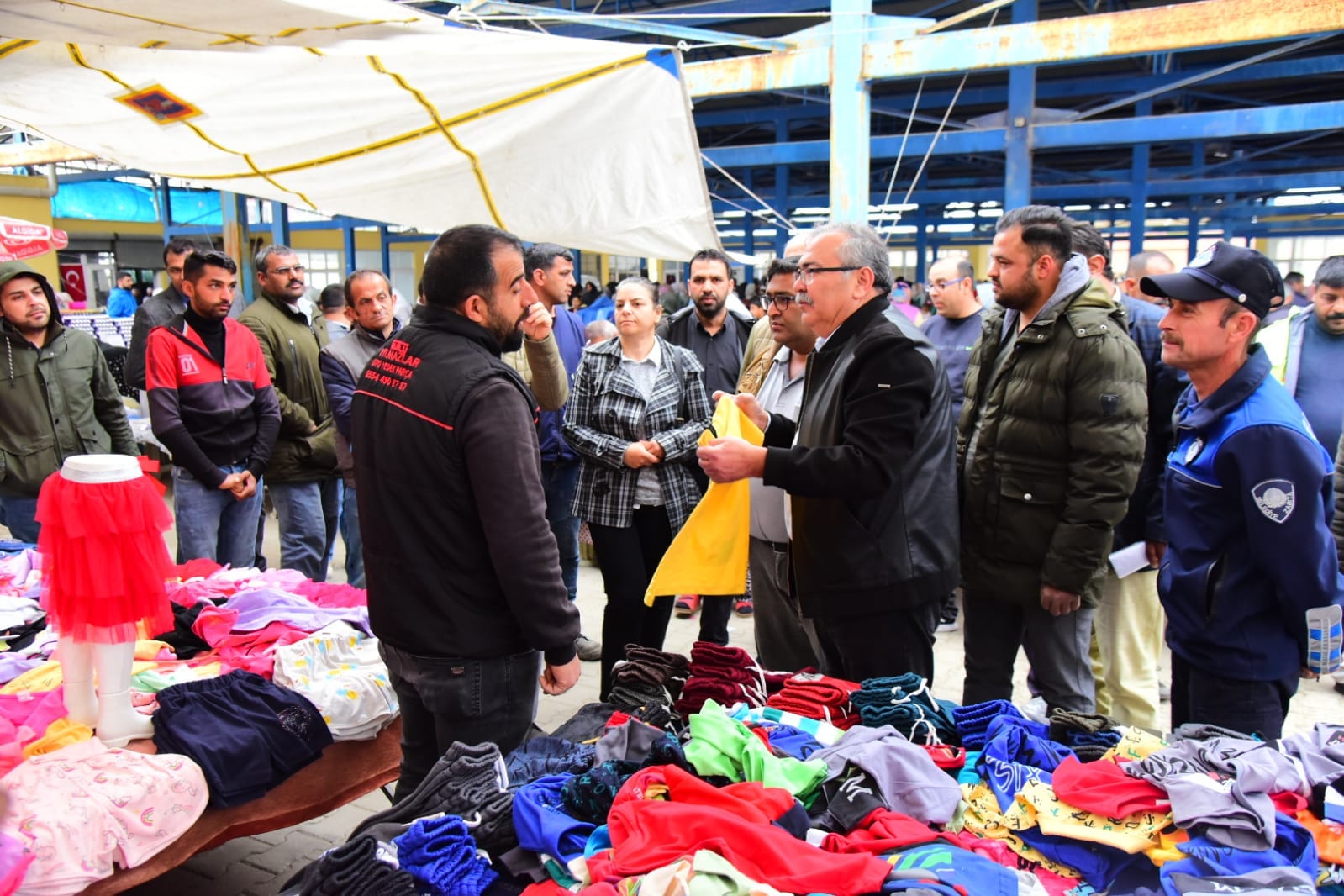 HUKUK MEZUNU PAZARCI!