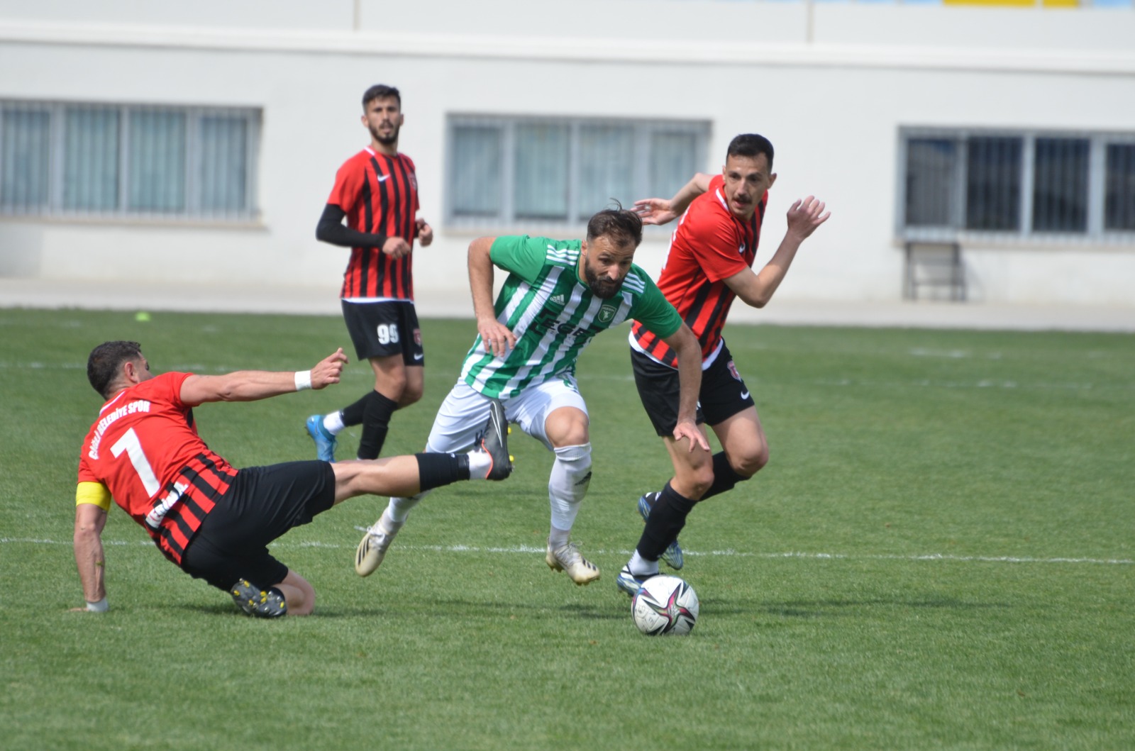 Efe 3’ledi. 3.lig Geliyor….