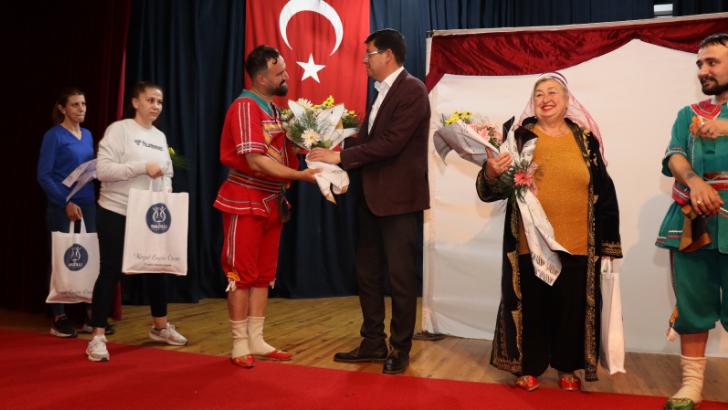 Nazilli’de 2 bin 500 çocuk tiyatro ile buluştu