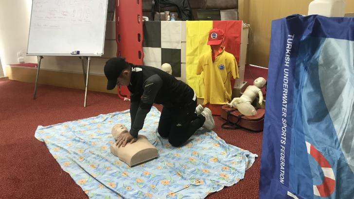 Cankurtaran adayları yoğun bir eğitimden geçti