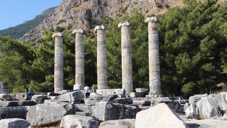 Büyükşehir’den Priene kazılarına 40 bin liralık destek