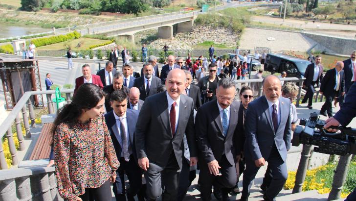 SOYLU: “MENDERES, ŞEHİRLERLE KÖYLERİ BİRLEŞTİRDİ”