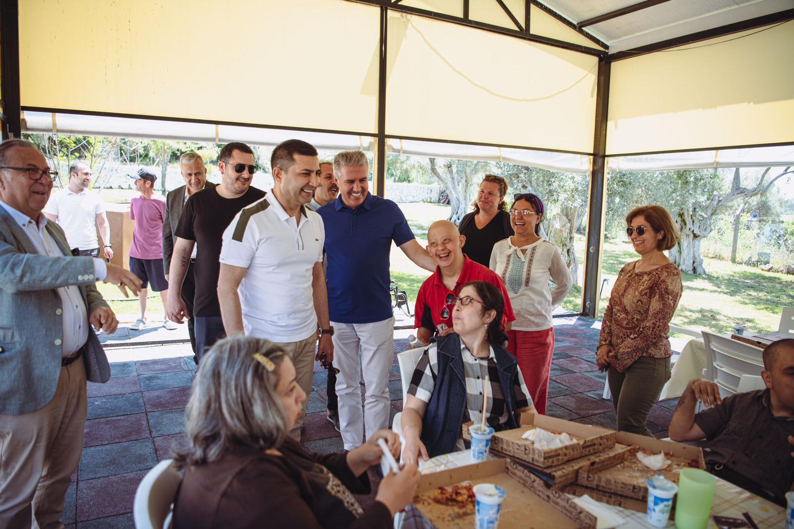 BAŞKAN ÖMER GÜNEL ERDOĞAN ÖVEN ENGELLİLER KÖYÜ’NÜ ZİYARET ETTİ