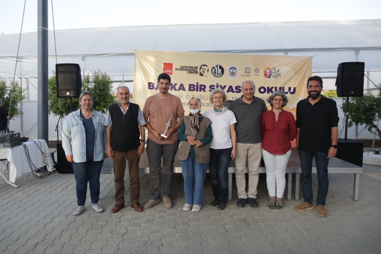 GIDA KRİZİ VE ÇÖZÜMLERİ EFES TARLASI YAŞAM KÖYÜ’NDE KONUŞULDU