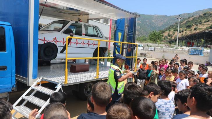 Jandarmadan emniyet kemeri eğitimi