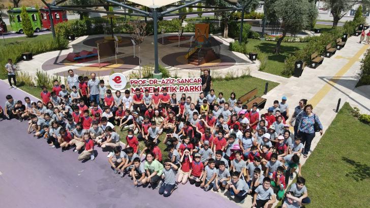 Matematik ve Bilim Parkı Efelerli öğrencilerin akımına uğruyor