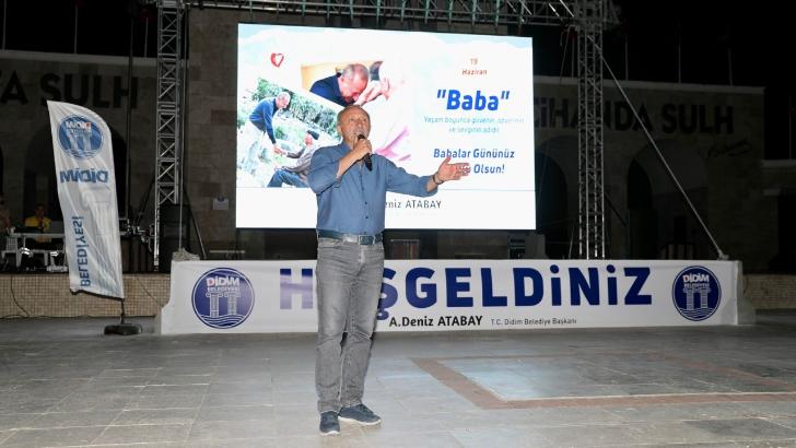 Didimliler ‘Babalar Günü’nü’ açık hava sineması ile kutladı