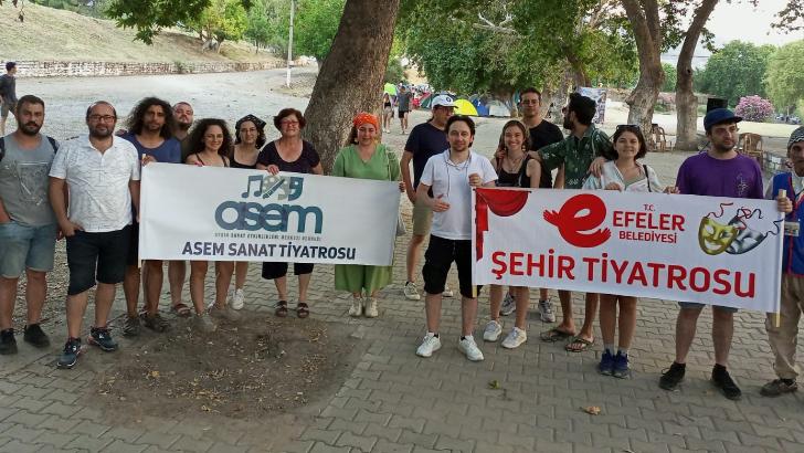 Efeler Belediyesi Şehir Tiyatrosu Sardes Uluslararası Tiyatro Şenliği’ne renk kattı