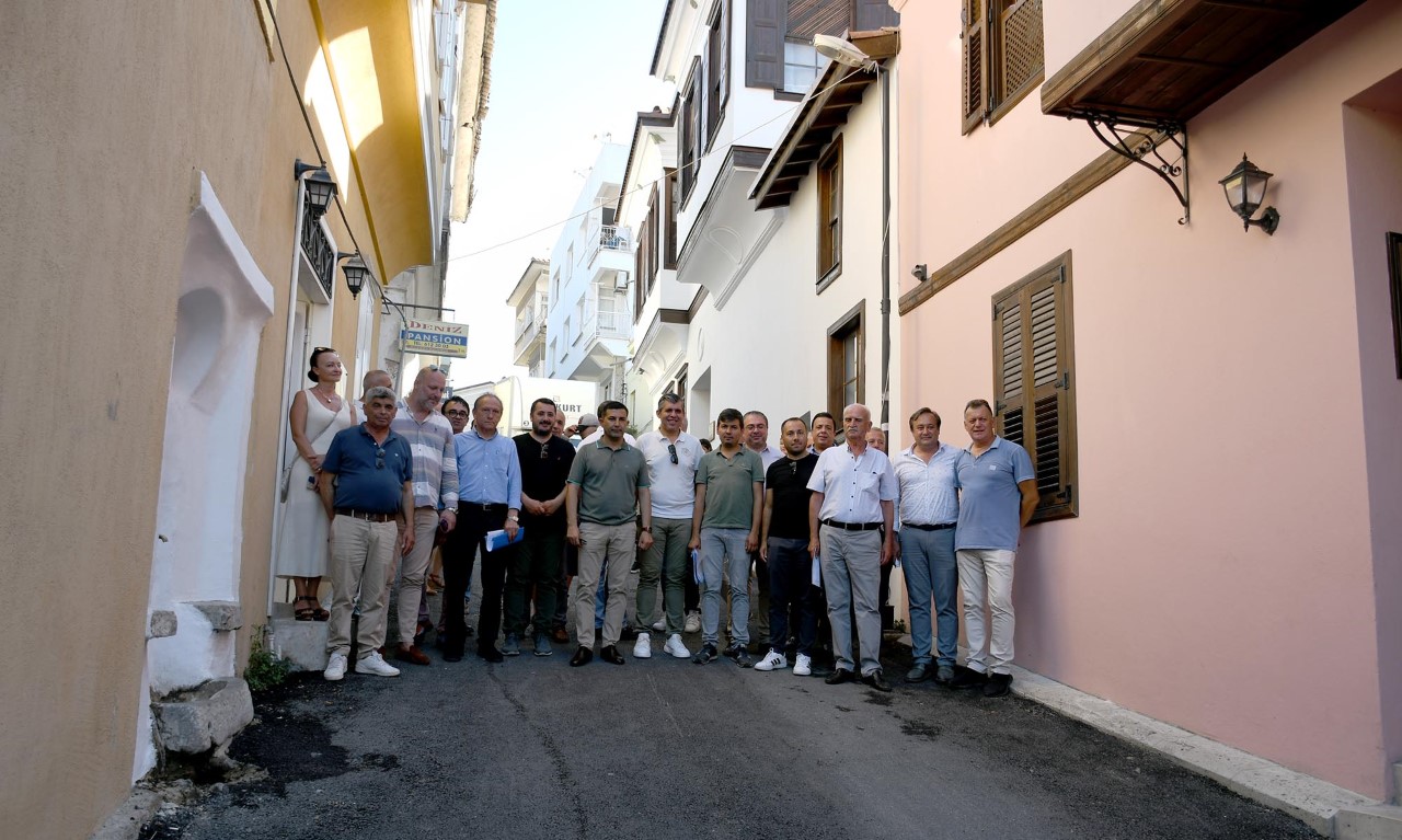 KUŞADASI’NIN İKİ TARİHİ EVİ KÜLTÜR VE SANAT MERKEZİ OLDU