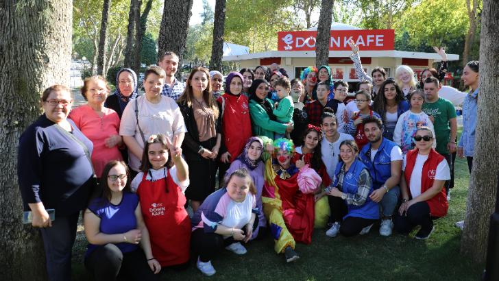 Down Kafe, misafirlerini ağırlamaya devam ediyor