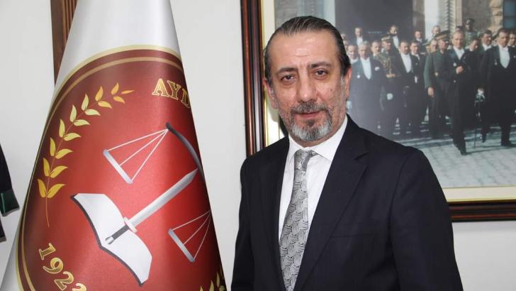 Yetişkin tekrar başkan