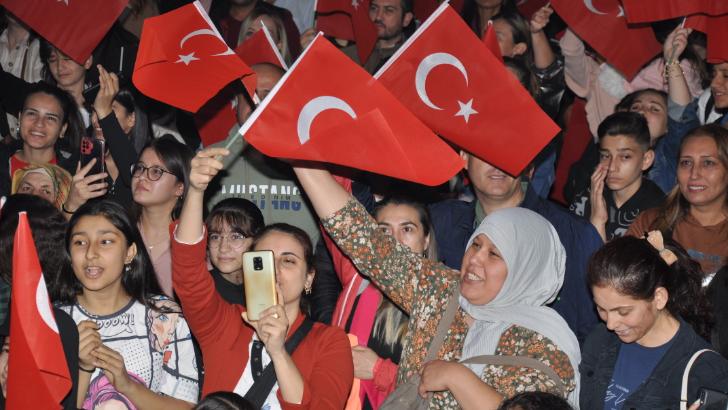 Çine Belediyesi’nin Cumhuriyet Konseri Çinelileri coşturdu